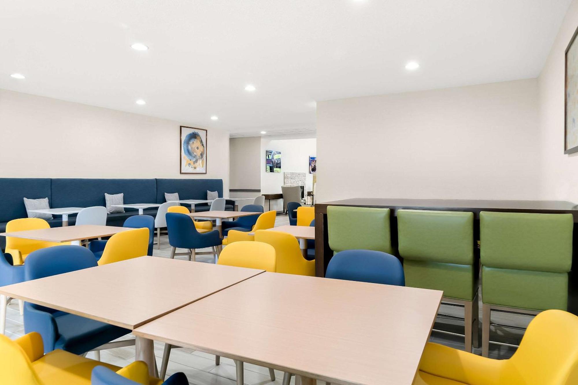 Comfort Suites Southfield-Detroit Εξωτερικό φωτογραφία