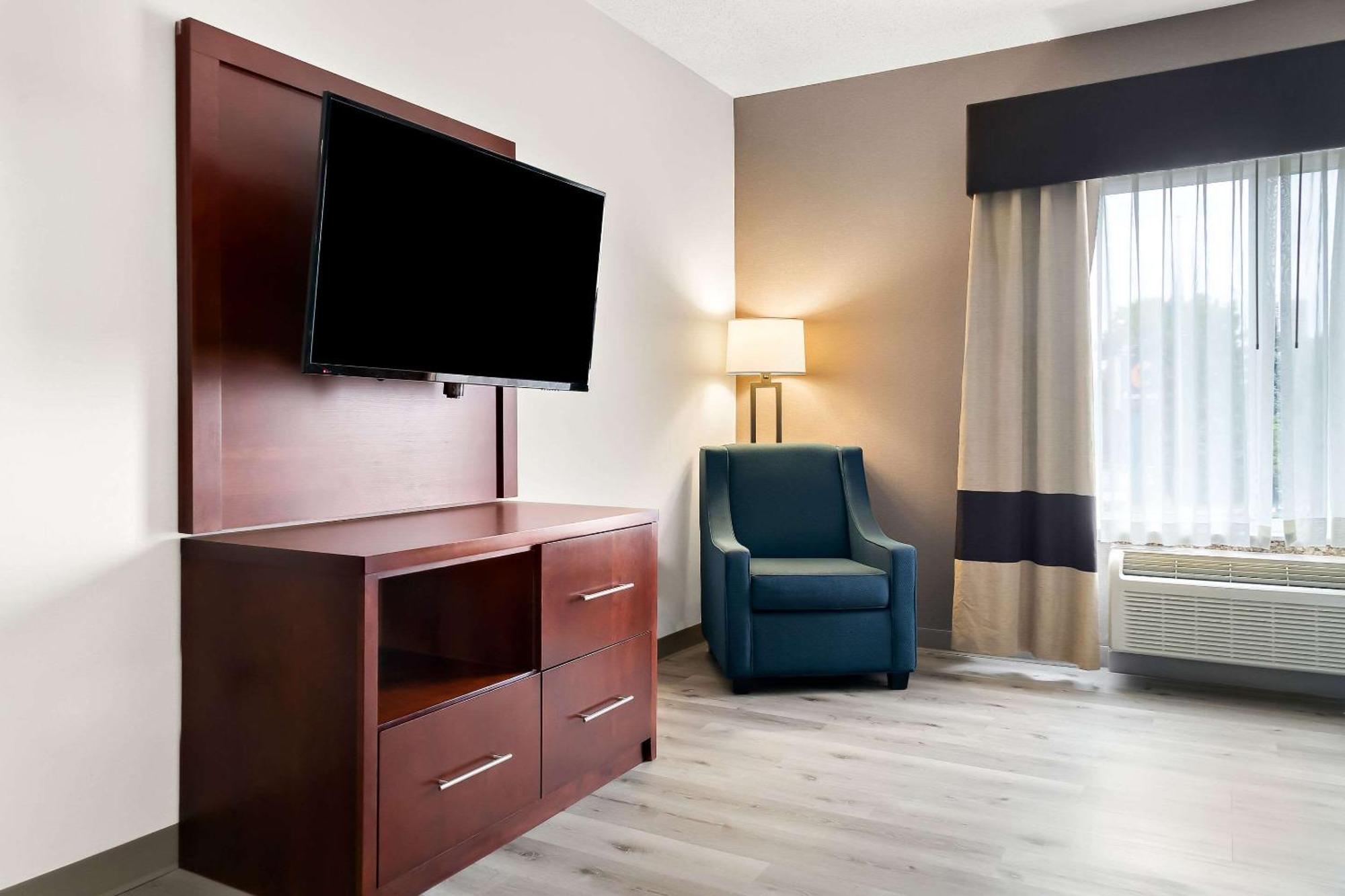 Comfort Suites Southfield-Detroit Εξωτερικό φωτογραφία