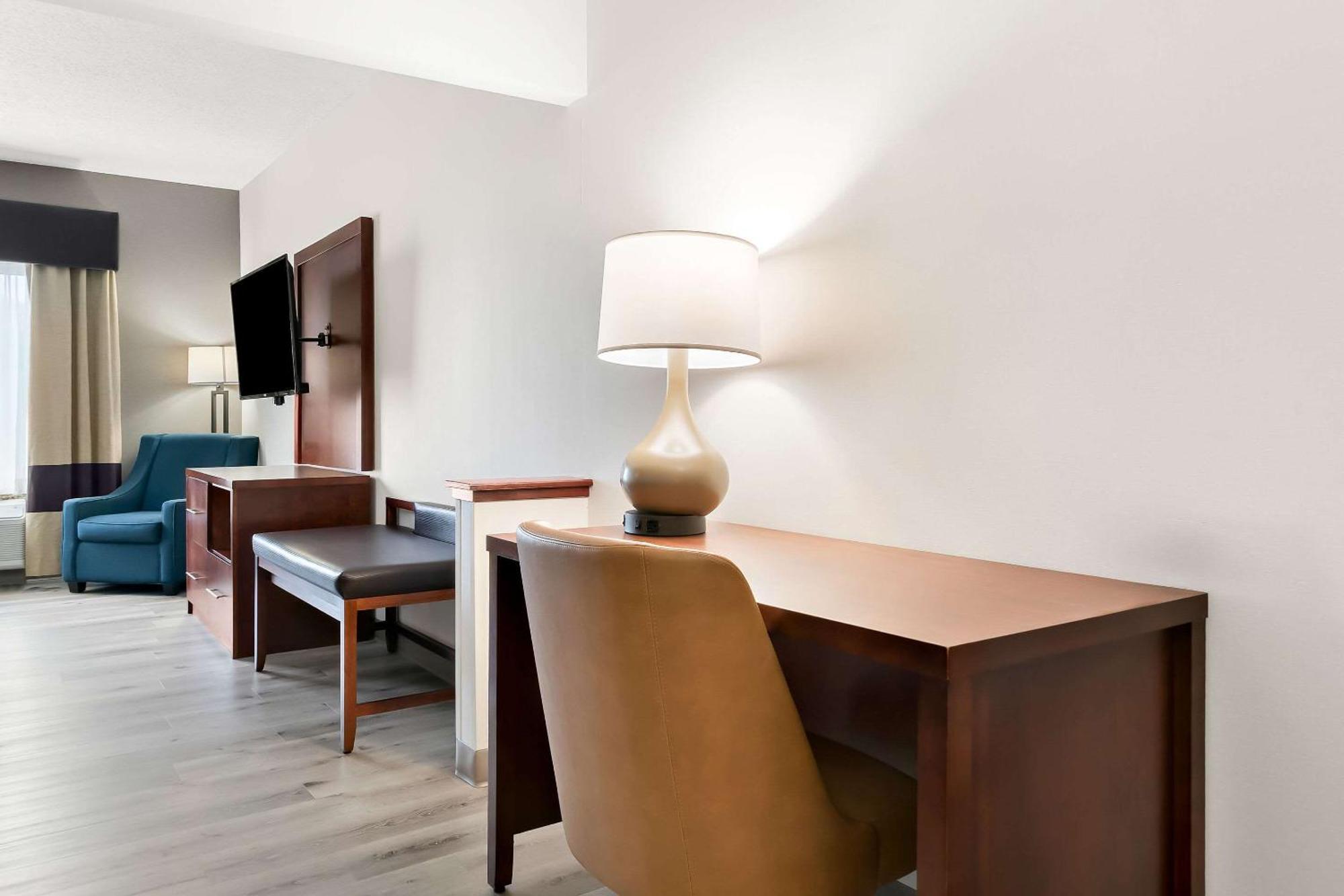 Comfort Suites Southfield-Detroit Εξωτερικό φωτογραφία